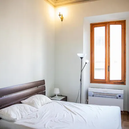 Nice Apartment Near The Basilica Of San Lorenzo-2