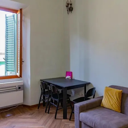 Nice Apartment Near The Basilica Of San Lorenzo-3